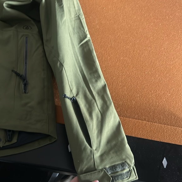Women's Olive Green Volcom Snowboard Jacket - Picture 9 of 10